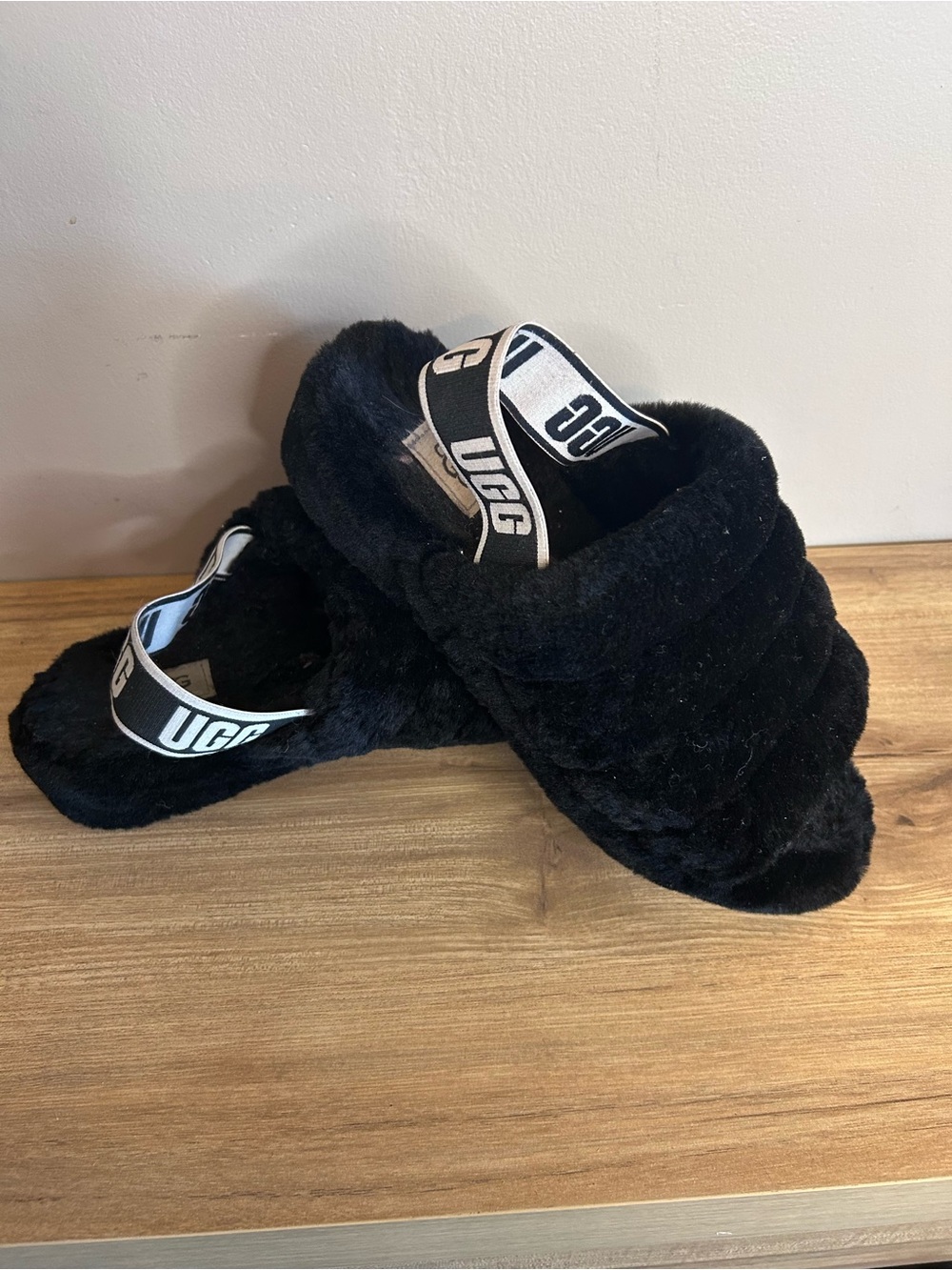 UGG Black Faux-Fur Logo Strap Slide